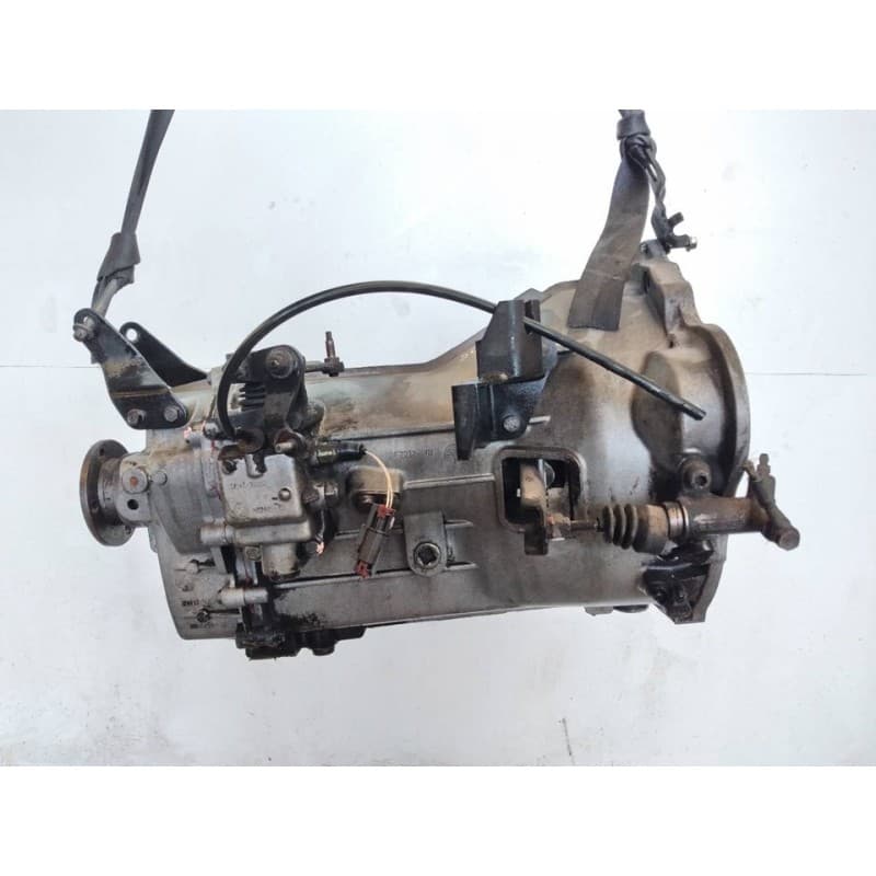 Recambio de caja cambios para nissan atleon 120 referencia OEM IAM 321019X50A - Blanco 2