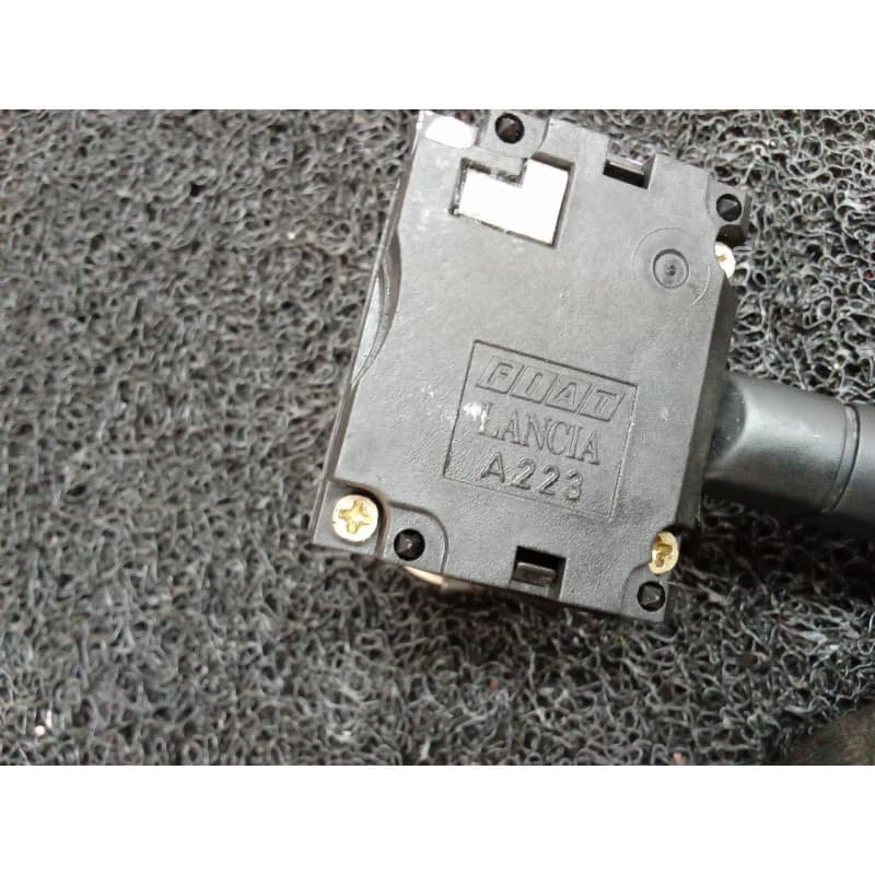Recambio de mando limpia para fiat tipo (160) referencia OEM IAM A223 - Blanco 5