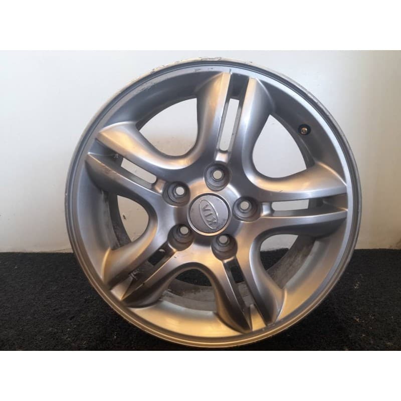 Recambio de llanta para kia sportage active 4x4 referencia OEM IAM E6 1/2JX16 - Negro