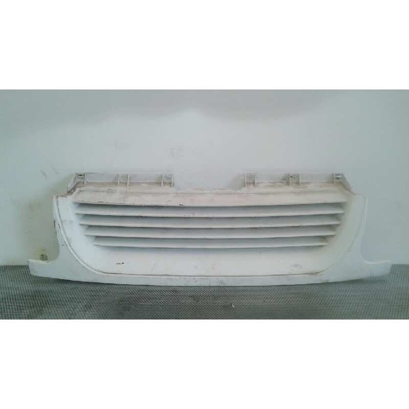 Recambio de rejilla delantera para tata safari 2.0 td referencia OEM IAM - Blanco