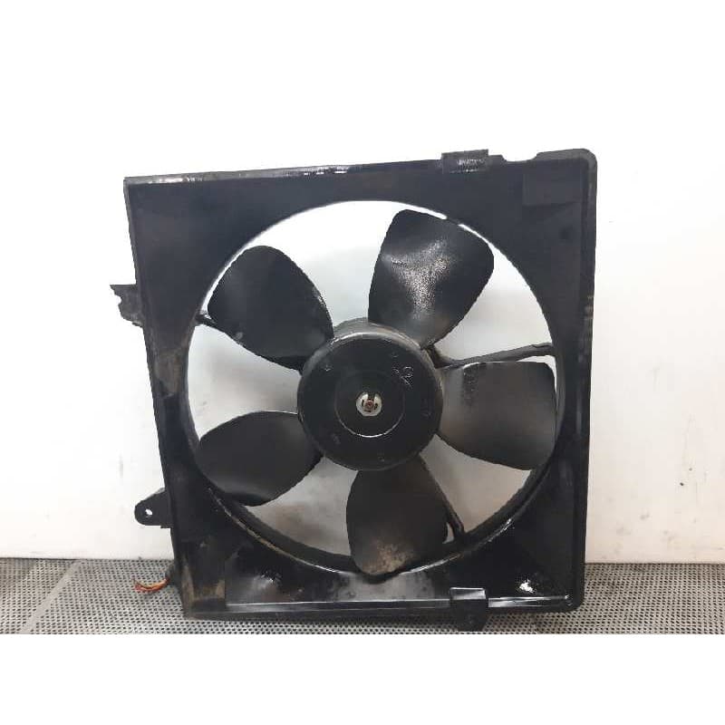 Recambio de electroventilador para kia carnival td ls referencia OEM IAM K552 - Gris