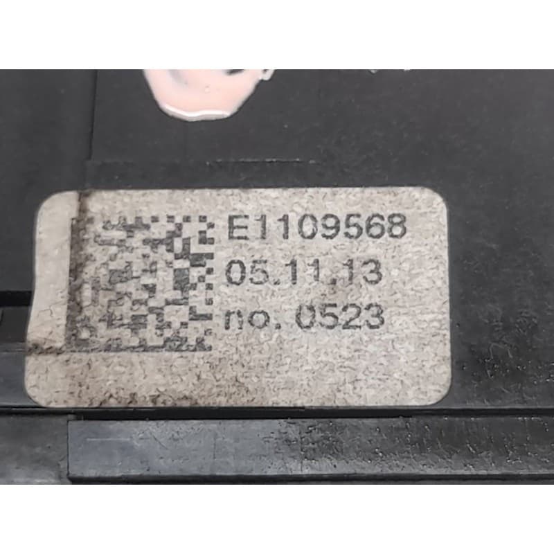 Recambio de mando limpia para dacia sandero stepway referencia OEM IAM E1109568 - Blanco 3