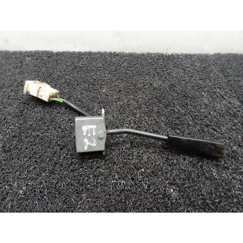 Recambio de mando limpia para nissan trade 2.0 d referencia OEM IAM - Blanco