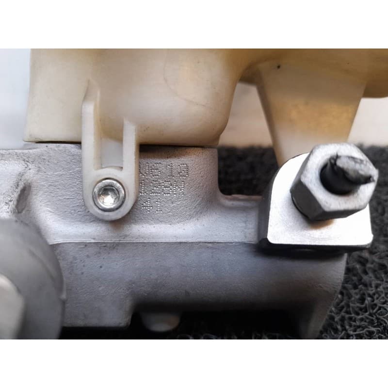 Recambio de bomba freno para opel insignia berlina cosmo referencia OEM IAM   ATE - Negro 2