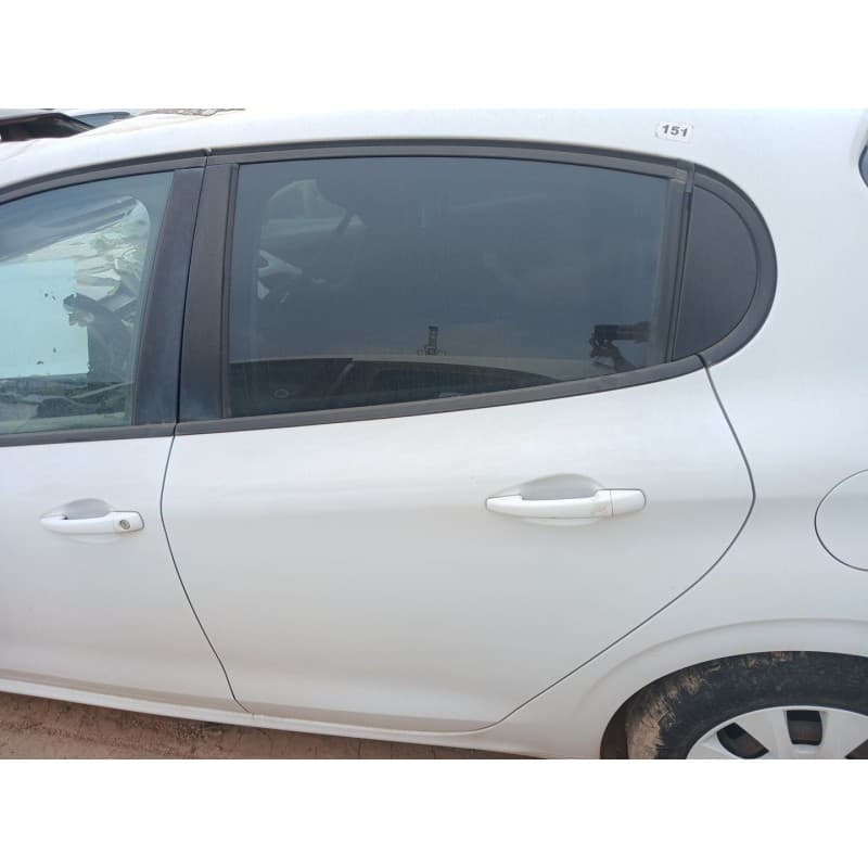 Recambio de puerta trasera izquierda para peugeot 208 referencia OEM IAM - Blanco