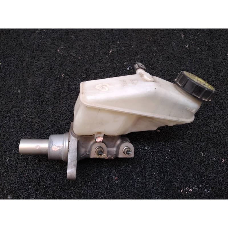 Recambio de bomba freno para toyota yaris ts referencia OEM IAM - Rojo
