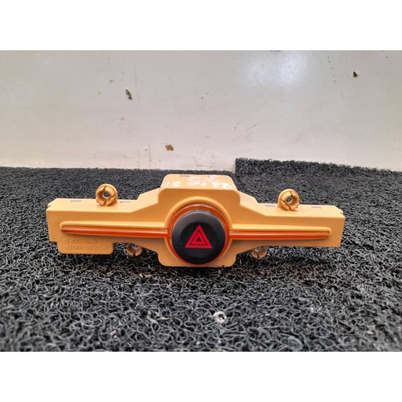 Recambio de warning para kia carens (un) emotion referencia OEM IAM 937901D00002 - Negro
