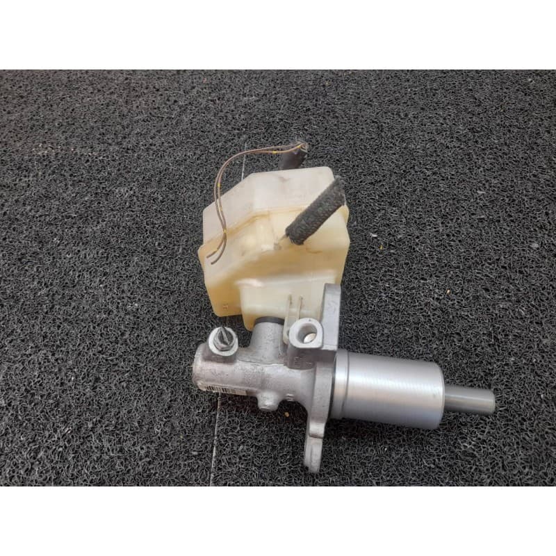 Recambio de bomba freno para bmw x3 (e83) 3.0d referencia OEM IAM 2923 - Negro 3