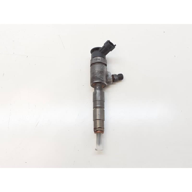 Recambio de inyector para ford fiesta (ccn) trend referencia OEM IAM 0445110489 - Blanco