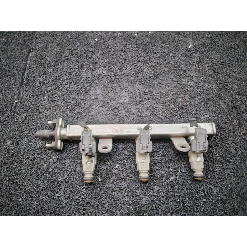 Recambio de rampa inyectora para kia picanto concept referencia OEM IAM 55215 - Blanco 2