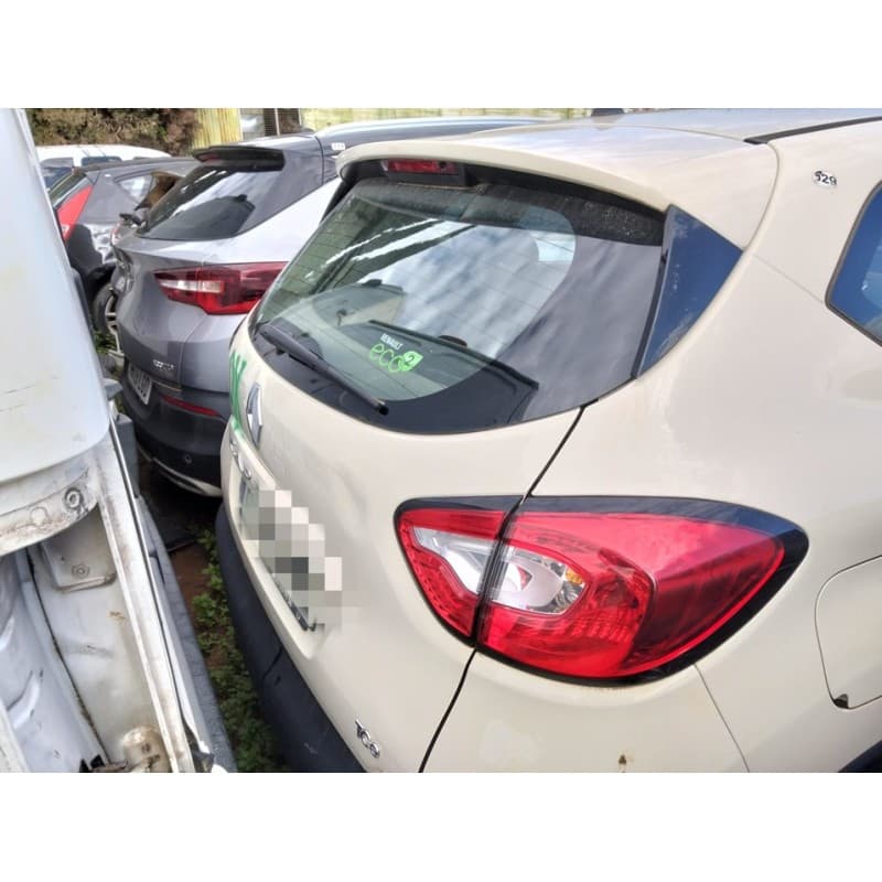 Recambio de porton trasero para renault captur zen referencia OEM IAM - Blanco 2