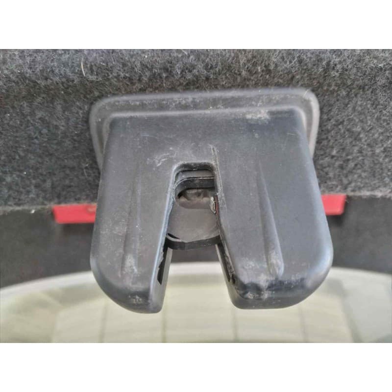 Recambio de cerradura maletero / porton para audi a4 ber. (b8) e referencia OEM IAM - Blanco