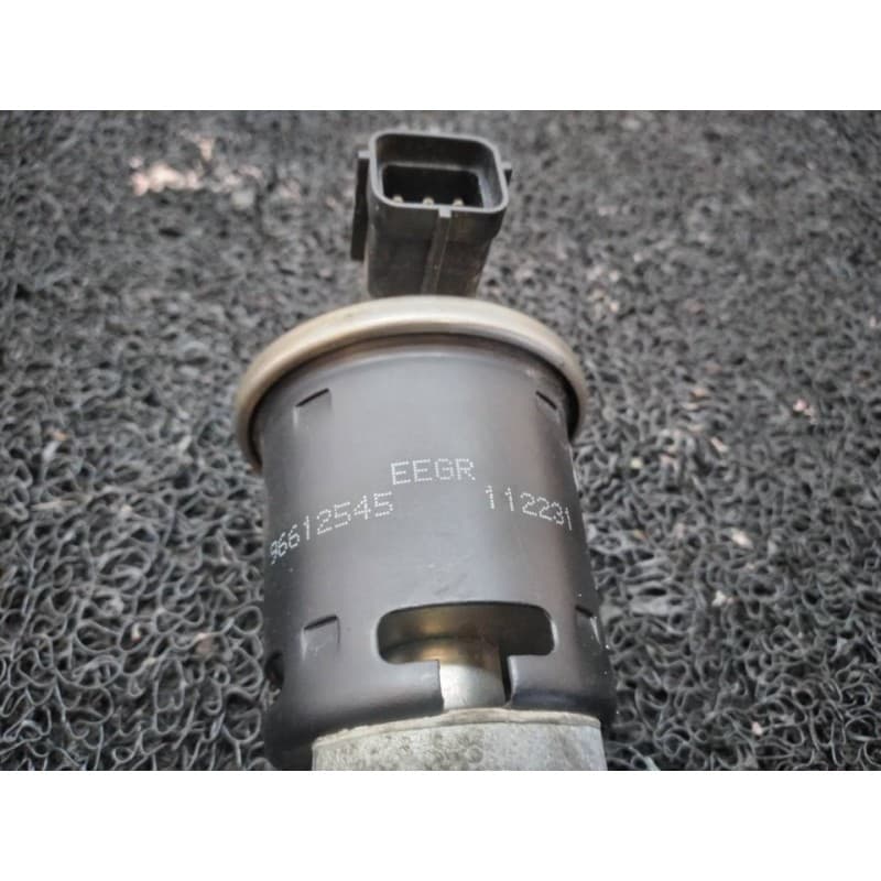 Recambio de valvula egr para daewoo matiz se referencia OEM IAM 96612545 - Rojo 2