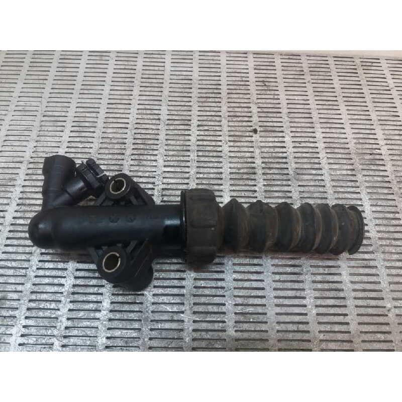 Recambio de bombin embrague para peugeot 1007 1.4 referencia OEM IAM - Rojo