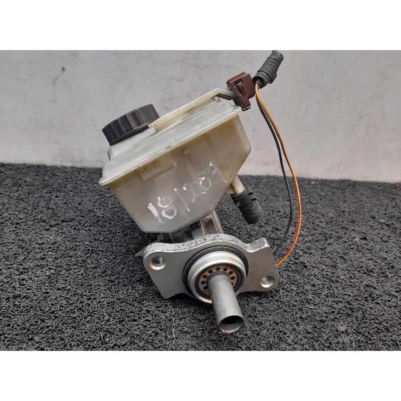 Recambio de bomba freno para volvo v70 familiar d5 referencia OEM IAM 8646007 - Azul 2