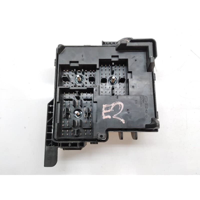 Recambio de caja reles / fusibles para kia pro_cee'd active referencia OEM IAM - Negro 2