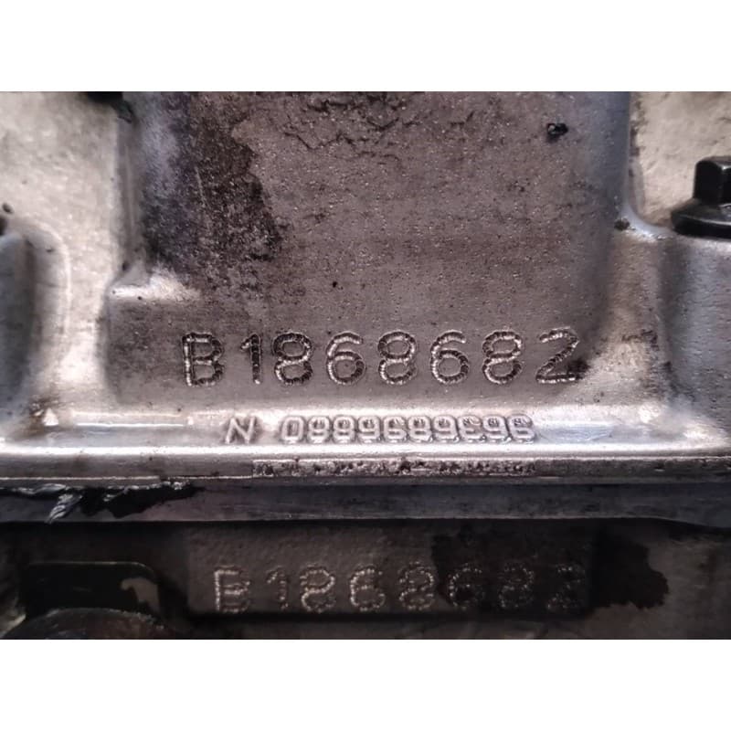 Recambio de culata para peugeot 207 sport referencia OEM IAM B1868682 - Blanco 5