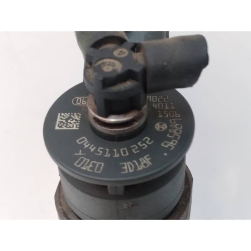 Recambio de inyector para peugeot 207 sport referencia OEM IAM 0445110252  BOSCH - Blanco 2