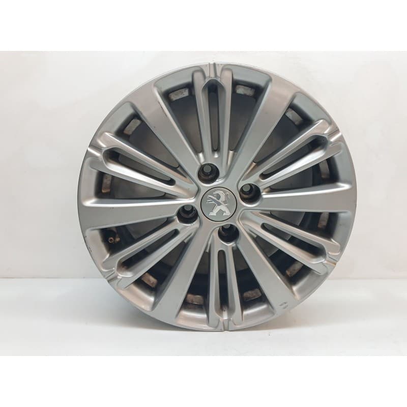 Recambio de llanta para peugeot 208 style referencia OEM IAM 9808137577 - Blanco