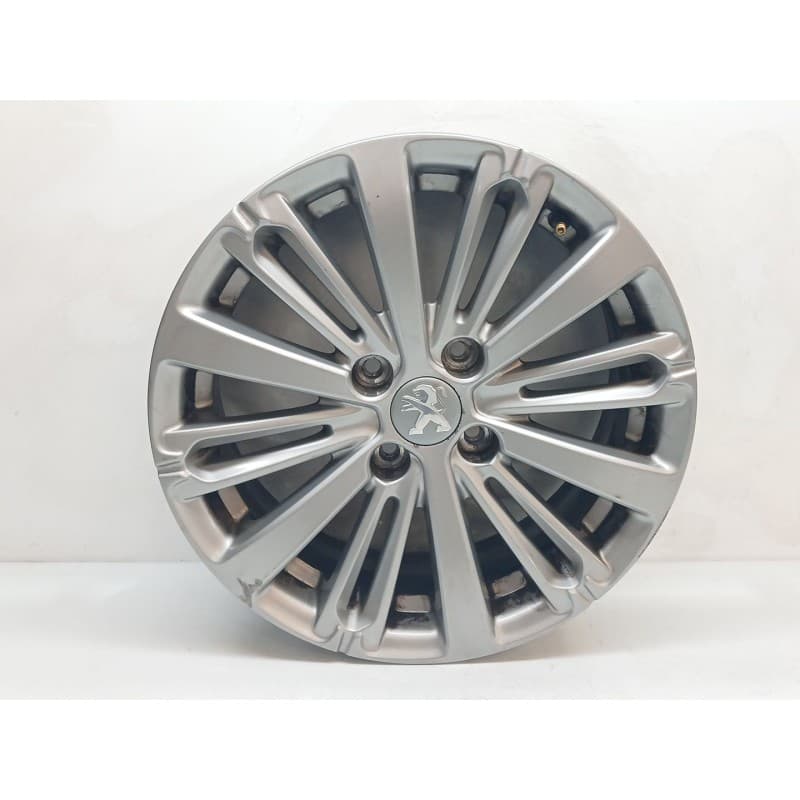 Recambio de llanta para peugeot 208 style referencia OEM IAM 9808137577 - Blanco