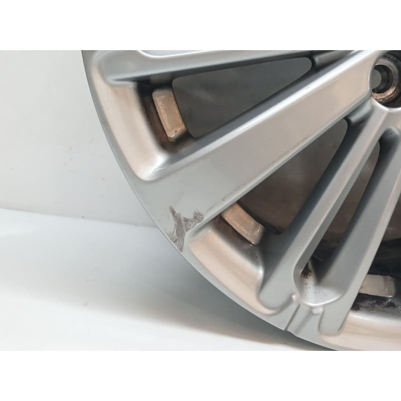 Recambio de llanta para peugeot 208 style referencia OEM IAM 9808137577 - Blanco 2