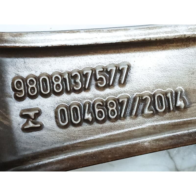 Recambio de llanta para peugeot 208 style referencia OEM IAM 9808137577 - Blanco 3