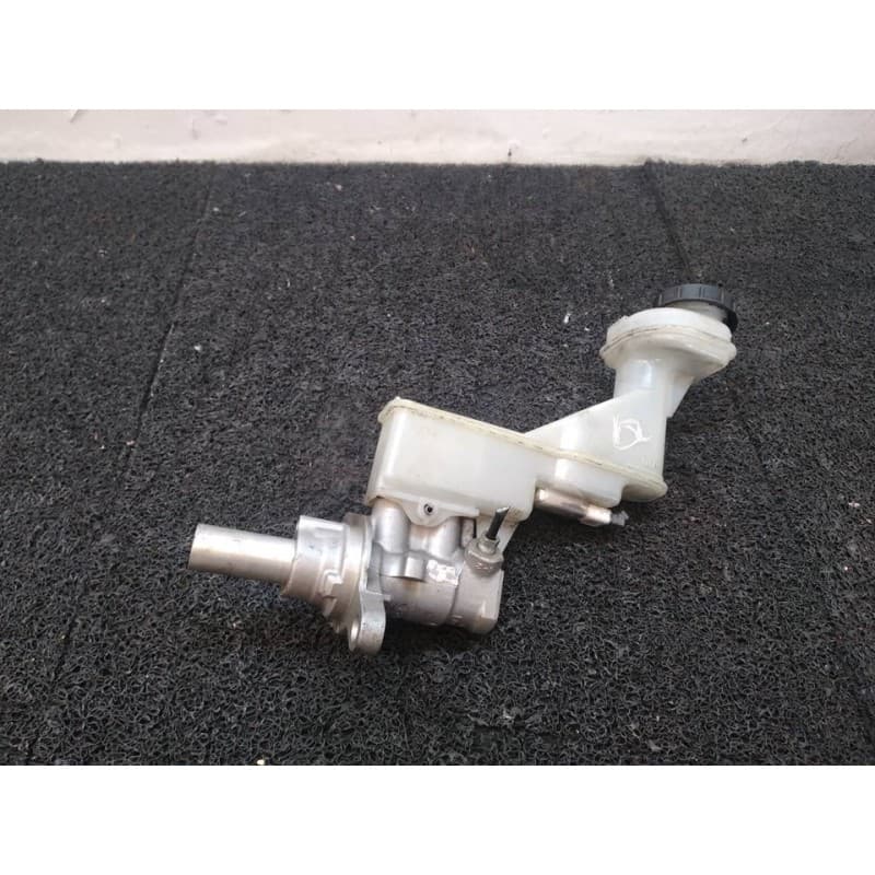 Recambio de bomba freno para nissan x-trail (t31) se referencia OEM IAM 226678 - Blanco