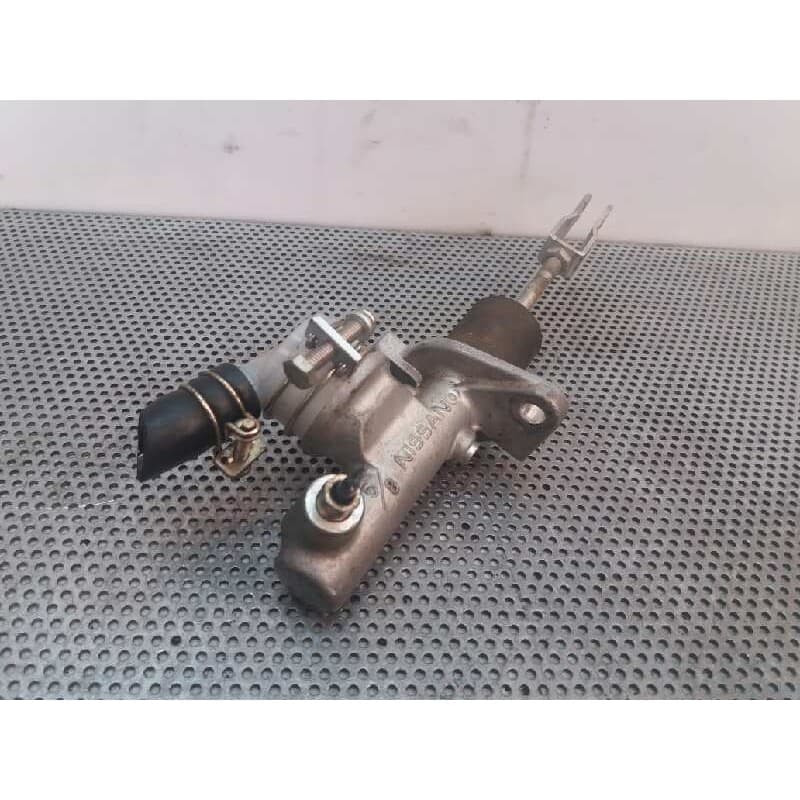 Recambio de bomba embrague para nissan cabstar e 3.0d referencia OEM IAM - Blanco 2