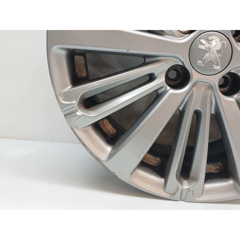 Recambio de llanta para peugeot 208 style referencia OEM IAM 9808137577 - Blanco 3