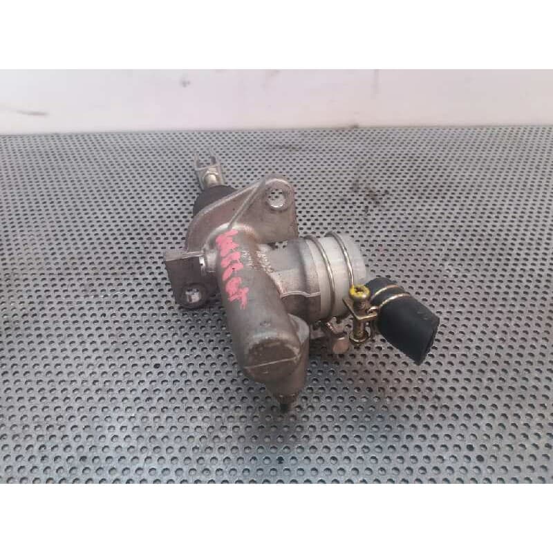 Recambio de bomba embrague para nissan cabstar e 3.0d referencia OEM IAM - Blanco 3