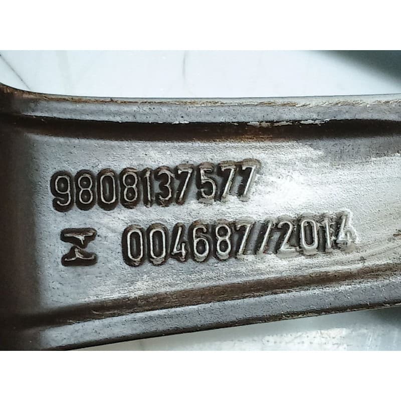 Recambio de llanta para peugeot 208 style referencia OEM IAM 9808137577 - Blanco 5