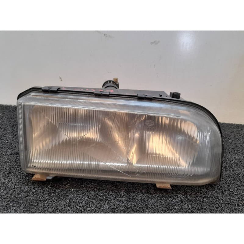 Recambio de faro derecho para volvo serie 850 referencia OEM IAM  89314