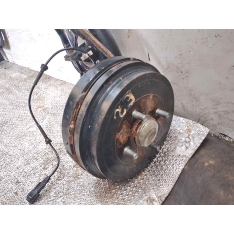 Recambio de puente trasero para nissan note naru edition referencia OEM IAM 3