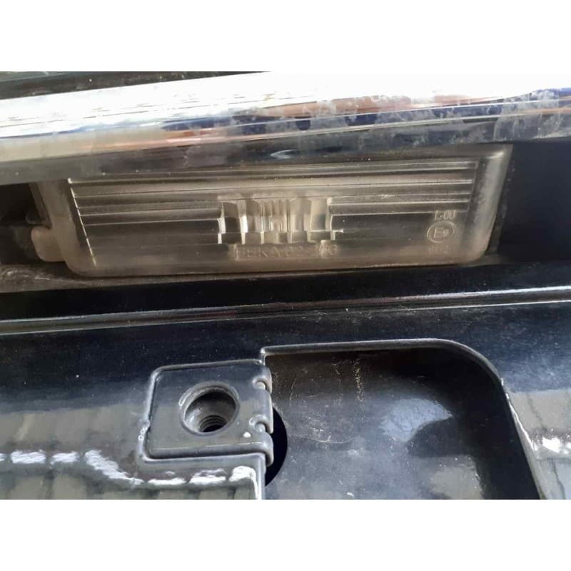 Recambio de piloto matricula para toyota auris hybrid active referencia OEM IAM - Negro