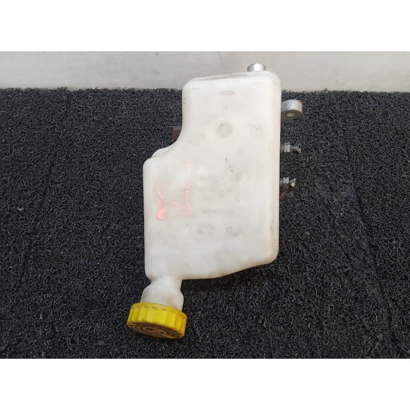 Recambio de bomba freno para peugeot 208 style referencia OEM IAM 25823C640 5