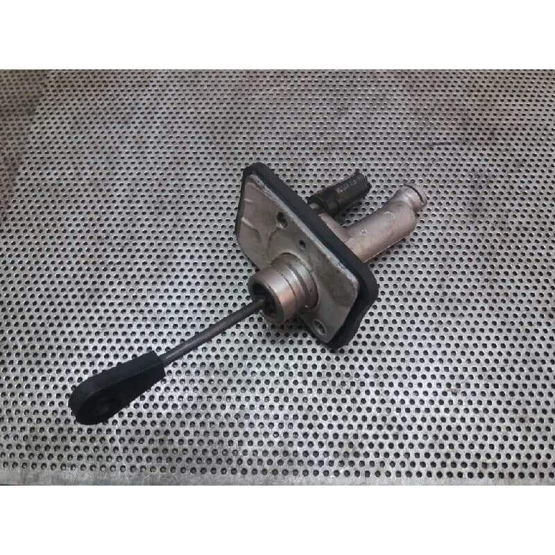 Recambio de bomba embrague para hyundai i30 1.6 crdi cat referencia OEM IAM - Negro