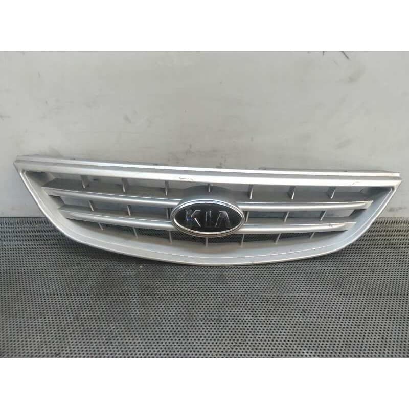 Recambio de rejilla delantera para kia carens 1.6 lx referencia OEM IAM