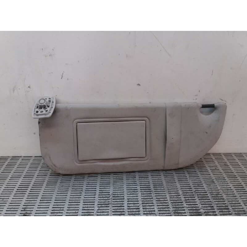 Recambio de parasol izquierdo para peugeot 107 1.0 cat (384f) referencia OEM IAM - Rojo