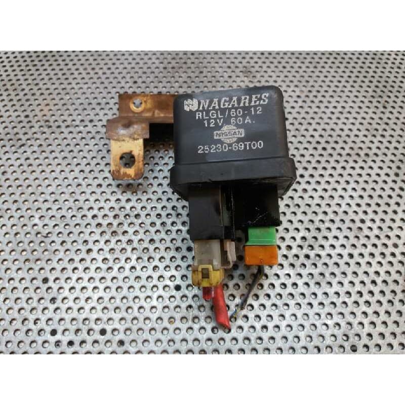 Recambio de rele para nissan cabstar e 3.0 td referencia OEM IAM 2523069T00 - Blanco