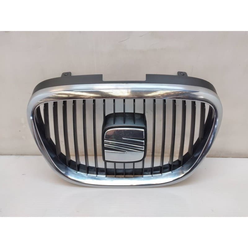 Recambio de rejilla delantera para seat altea (5p1) sport referencia OEM IAM - Gris