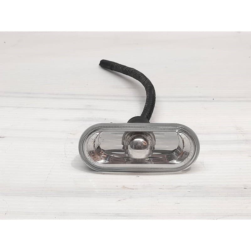 Recambio de piloto lateral derecho para seat leon (1m1) sport referencia OEM IAM - Azul