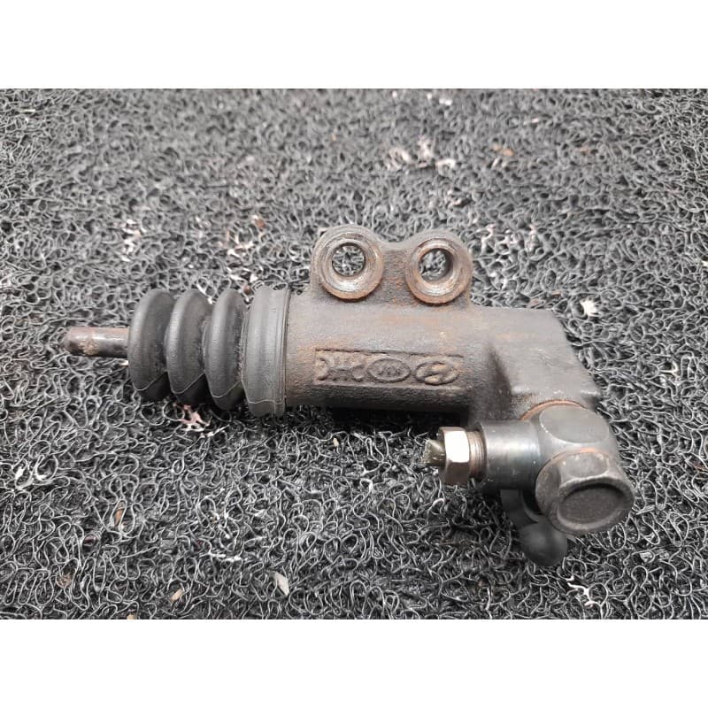 Recambio de bombin embrague para kia rio 1.6 ex2 referencia OEM IAM 2