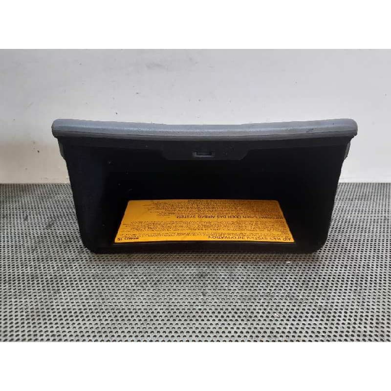 Recambio de guantera para mitsubishi space star (dg0) 1300 glx referencia OEM IAM 4