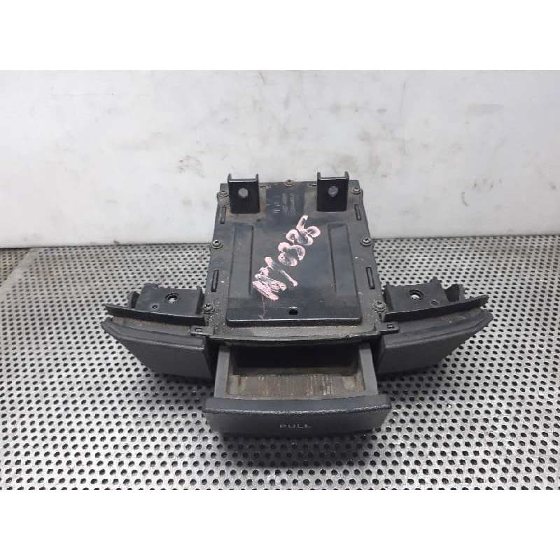 Recambio de cenicero para hyundai i30 classic referencia OEM IAM ATK19KF2
