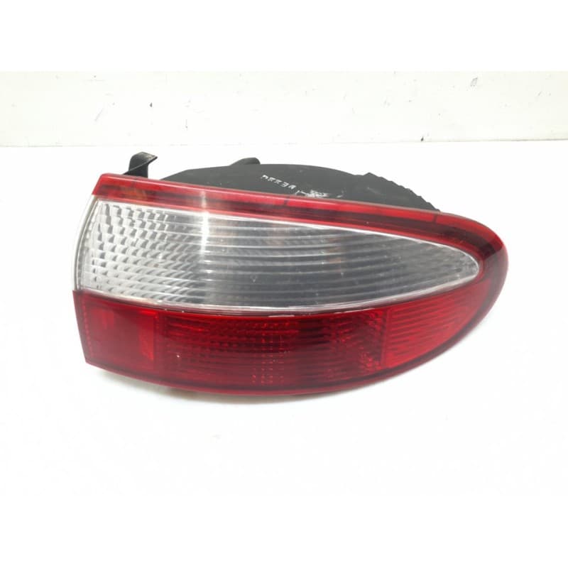 Recambio de piloto trasero derecho para daewoo lanos 1.3 referencia OEM IAM - Rojo