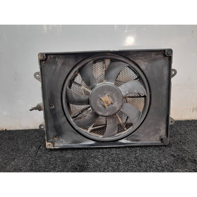 Recambio de electroventilador para kia frontier referencia OEM IAM A005185 - Blanco