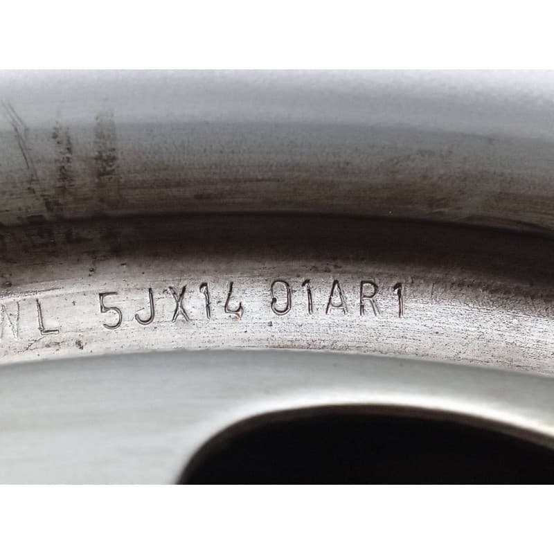 Recambio de llanta para tata indica 1.4i referencia OEM IAM 5JX14 2
