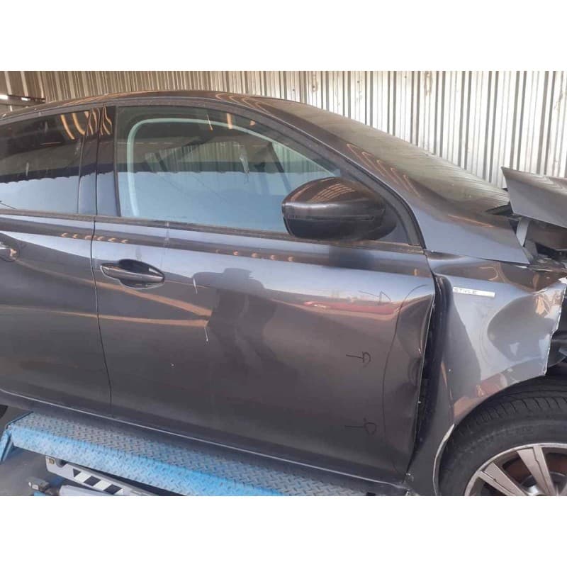 Recambio de puerta delantera derecha para peugeot 308 style referencia OEM IAM 3