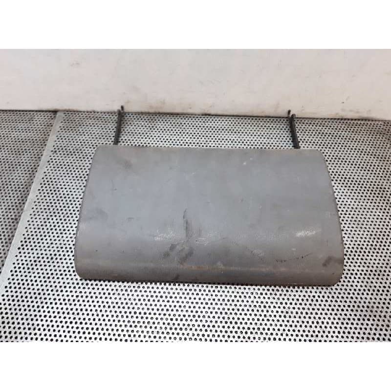 Recambio de guantera para nissan cabstar e 3.0d referencia OEM IAM - Blanco