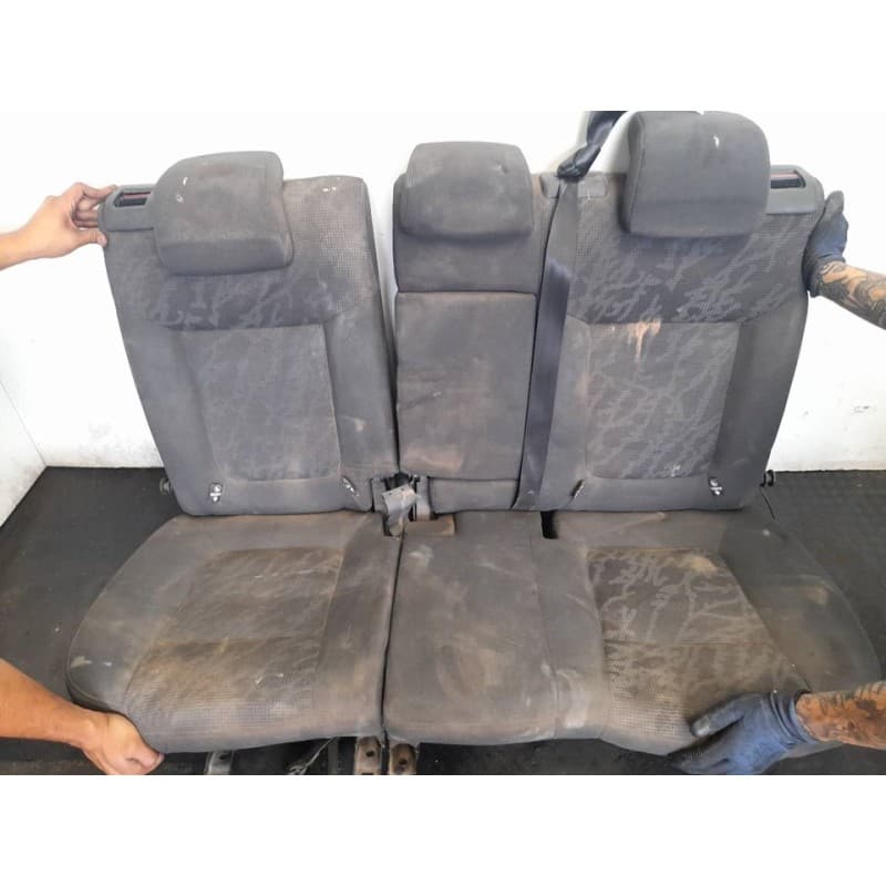Recambio de asientos traseros para peugeot 3008 active referencia OEM IAM - Negro